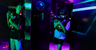 Laser Game Evolution, laser game, quiz game, blind test et karaoké Grenoble, Saint-Martin-d'Hères et Chambéry