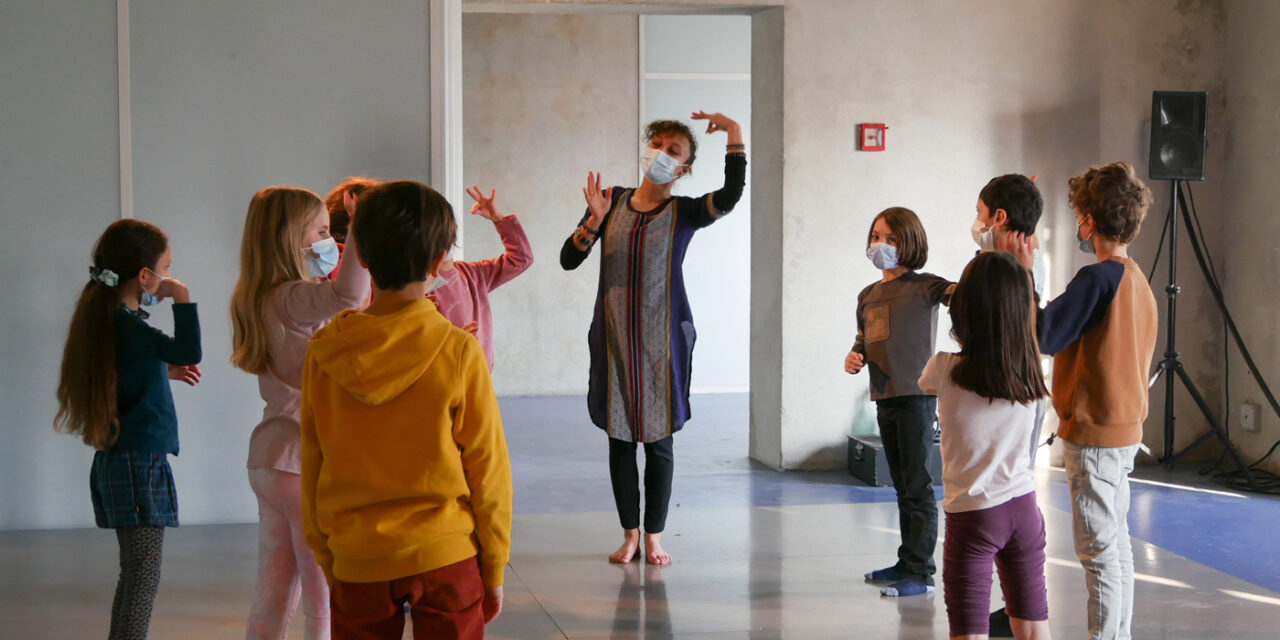 Les récrés: ateliers de pratiques artistiques pour les enfants au CCN2 - Grenoble