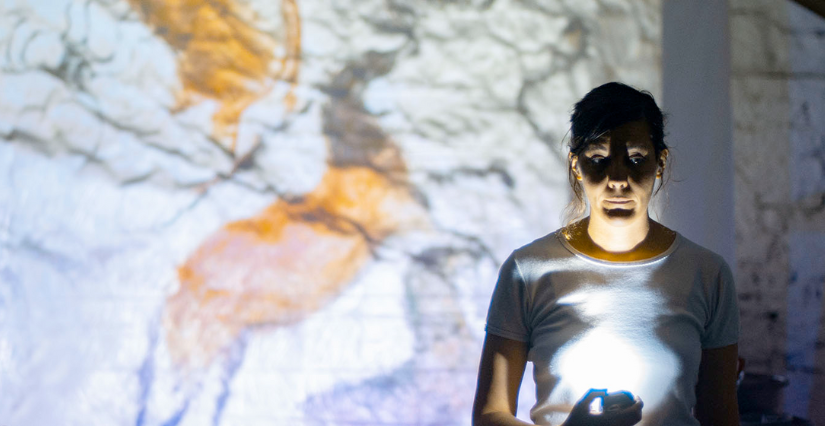 "Dans la grotte – Superkamishibaï", théâtre jeune public, à l'Espace 600 à Grenoble