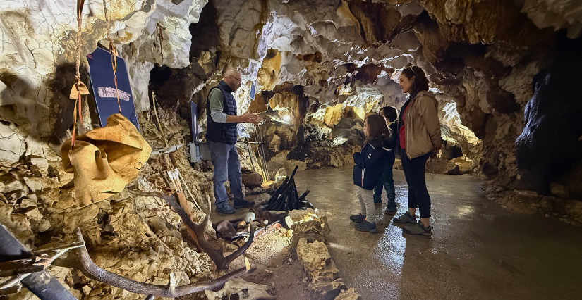 Pendant les vacances d'été, explorez la Grotte de Thaïs en famille ! - Saint-Nazaire-en-Royans