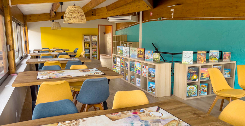 Voyage Ludique, la boutique et café jeux de société idéale pour les familles, à Crolles