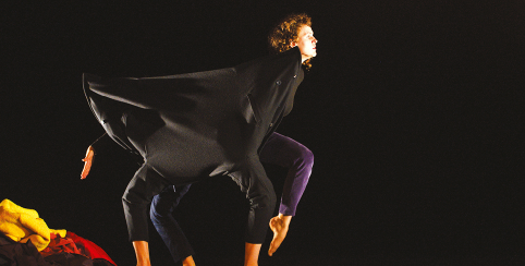Sous le manteau : spectacle de danse dès 3 ans, à la salle Équinoxe - La Tour du Pin