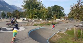 Où faire du VTT, skate board, BMX, roller, trottinette et draisienne à Grenoble et alentours? Le top des pumptracks pour mini riders en Isère!